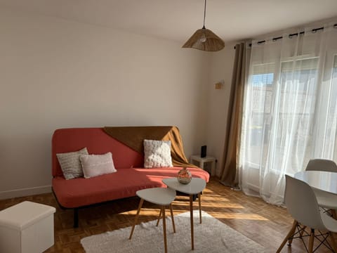 Communal lounge/ TV room, Living room, Seating area