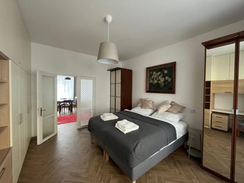 Bed, Photo of the whole room, Bedroom, wardrobe