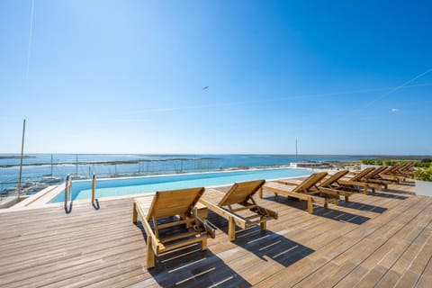 Day, Natural landscape, View (from property/room), Balcony/Terrace, Swimming pool, sunbed