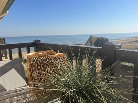 Natural landscape, Balcony/Terrace, Sea view
