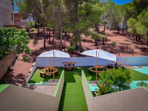 Property building, Balcony/Terrace, Swimming pool