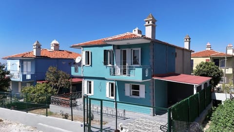 Stylish Villa in Kuşadası, 5 Minutes to the Center and the Sea House in Kusadasi