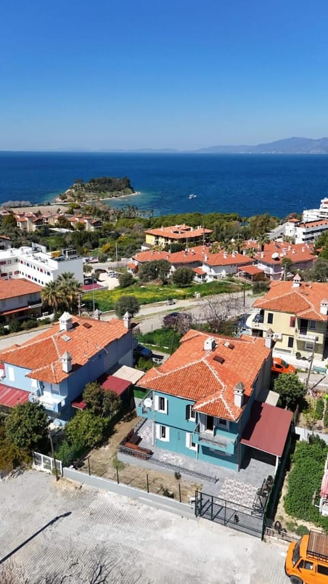 Property building, Day, Neighbourhood, Natural landscape, Bird's eye view, Sea view, Street view, Location