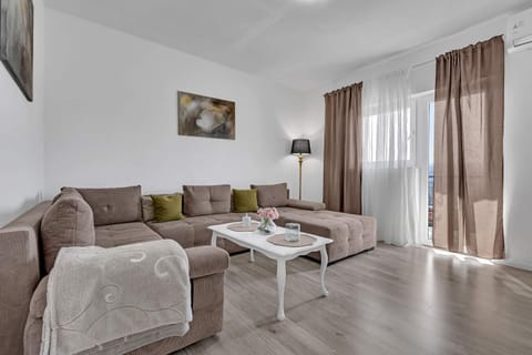 Living room, Seating area, air conditioner