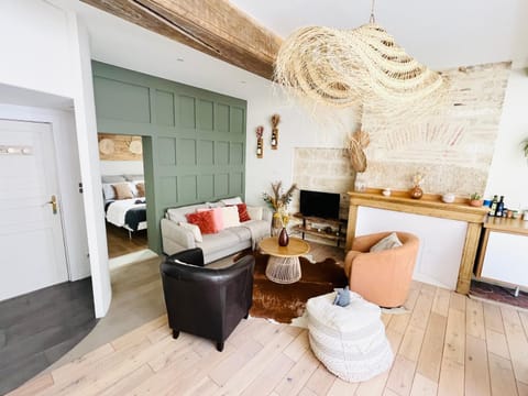 Living room, Seating area, Bedroom
