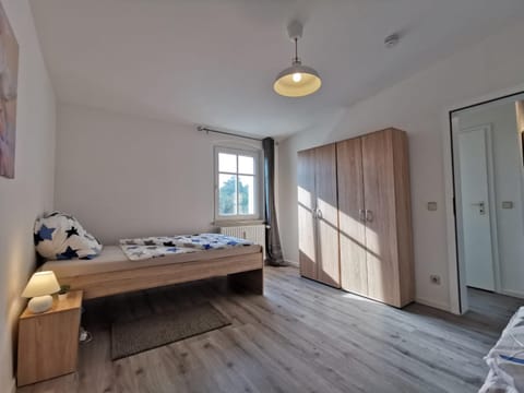 Bed, Bedroom, wardrobe