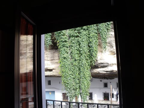 Nearby landmark, Natural landscape, Decorative detail, Bedroom, Landmark view, Landmark view, River view