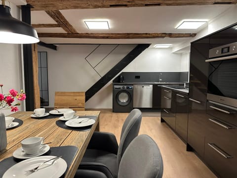 Property building, Kitchen or kitchenette, Living room