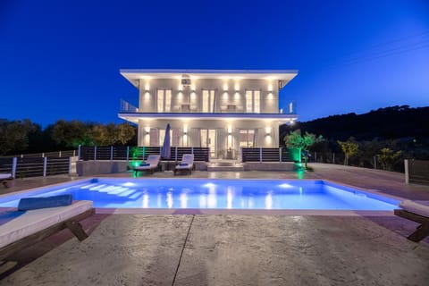 Property building, Pool view, Swimming pool