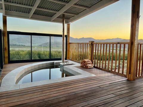 Hot Tub, View (from property/room), Balcony/Terrace