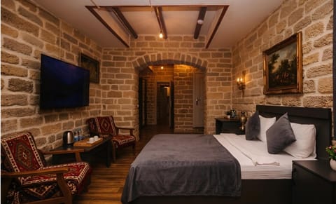 Bed, TV and multimedia, Photo of the whole room