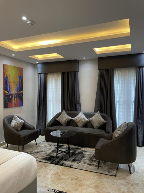 Seating area, Bedroom
