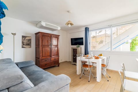 TV and multimedia, Living room, Dining area, air conditioner