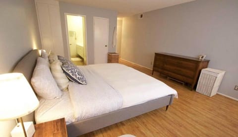 Spacious 3-Bedroom Condo with Panoramic City Views Apartment in West Hollywood