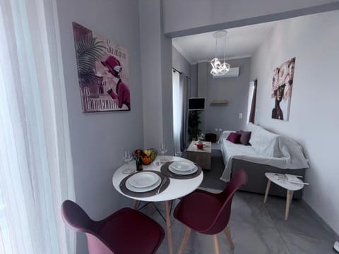 Living room, Photo of the whole room, Seating area, Dining area