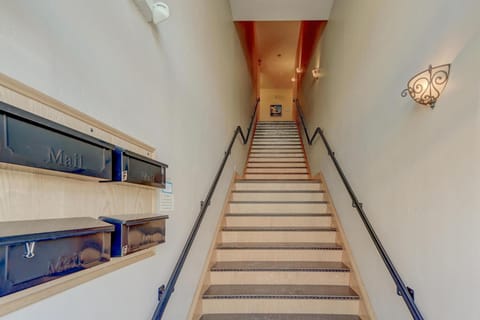 Perfect Location! The Downtowner- Cozy and Convenient! House in Salida