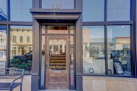 Perfect Location! The Downtowner- Cozy and Convenient! House in Salida