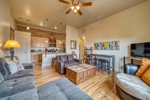 Perfect Location! The Downtowner- Cozy and Convenient! House in Salida