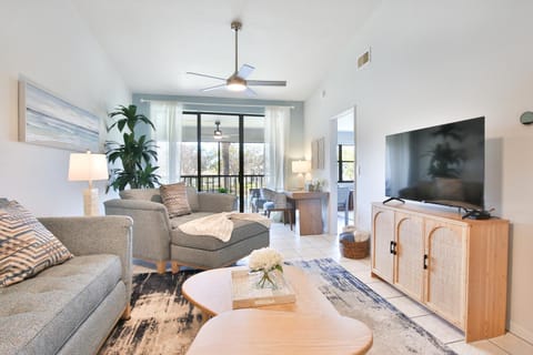Day, TV and multimedia, Balcony/Terrace, Living room, Seating area, furniture