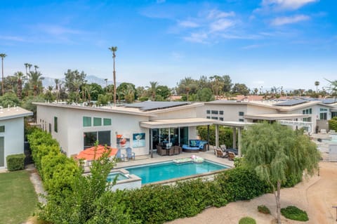 Modern Desert Retreat with private pool spa EV charger near Tennis Garden House in Indian Wells