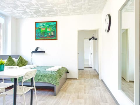 Bed, Photo of the whole room, Seating area, Bedroom