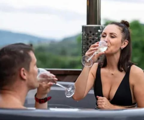Property building, Natural landscape, Hot Tub, Mountain view