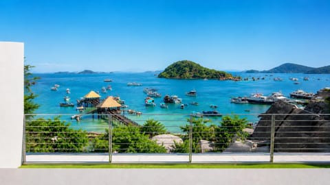 Restaurant/places to eat, Bird's eye view, Sea view