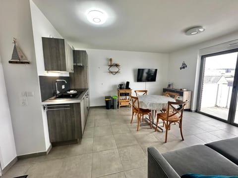 TV and multimedia, Kitchen or kitchenette, Dining area