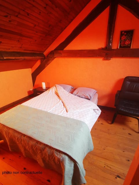 Bed, Photo of the whole room