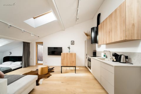 TV and multimedia, Coffee/tea facilities, Kitchen or kitchenette, Living room, Seating area, Dining area