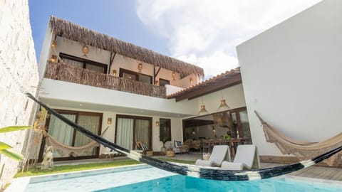 Property building, Patio, Day, Pool view, Swimming pool, Swimming pool, sunbed