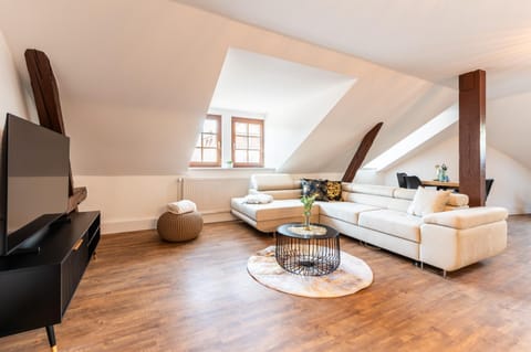 TV and multimedia, Living room, Dining area