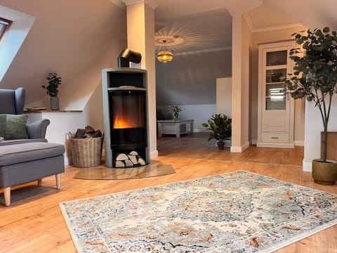 Living room, oven