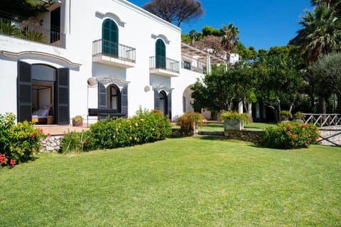 Property building, Spring, Day, Garden view