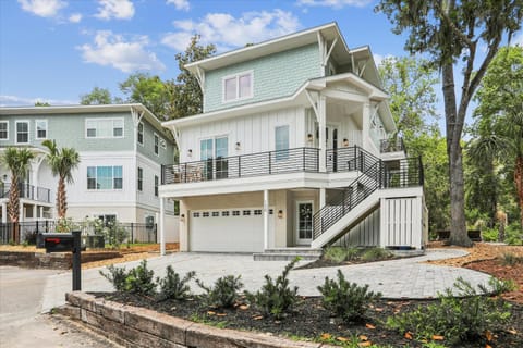 130 Shell Midden Lane. House in South Forest Beach