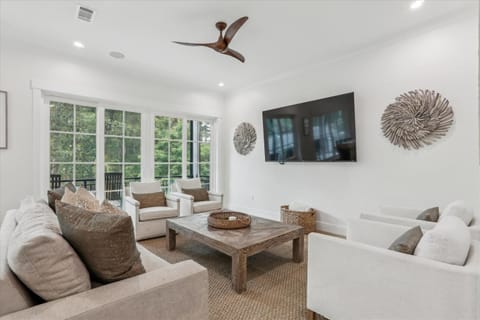 145 Shell Midden Lane. House in South Forest Beach