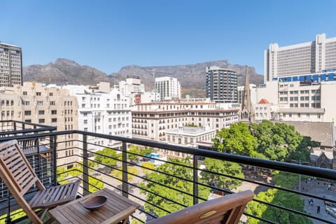 Property building, Natural landscape, View (from property/room), Balcony/Terrace, City view, Mountain view