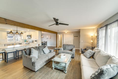 Mountain-View Ozarks Home Near Eureka Springs House in Table Rock Lake