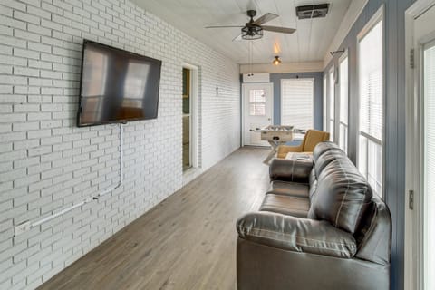 Mountain-View Ozarks Home Near Eureka Springs House in Table Rock Lake