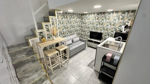 TV and multimedia, Kitchen or kitchenette, Living room