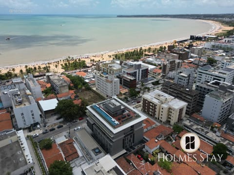 Nearby landmark, Day, Neighbourhood, City view, Street view