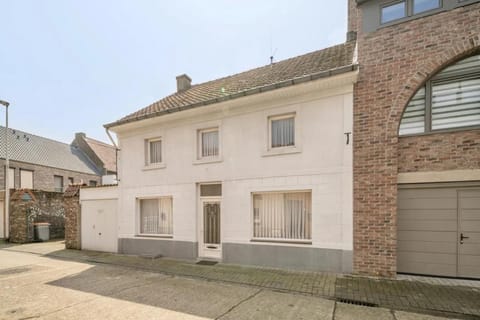 Property building, Street view, Location