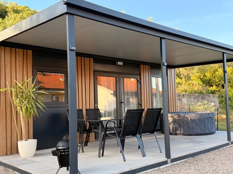 Hot Tub, Balcony/Terrace, Seating area