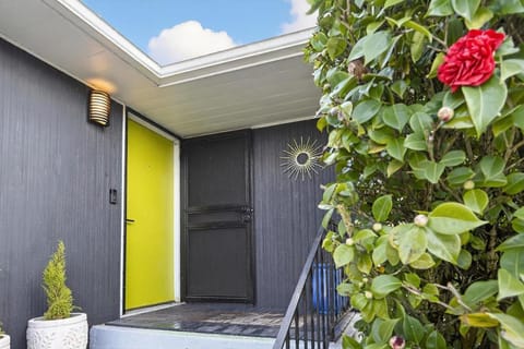 Coolest Vibe<20toAllMustSees+HUGE Yd+Firepit+2BBQs House in Mercer Island