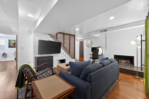 Coolest Vibe<20toAllMustSees+HUGE Yd+Firepit+2BBQs House in Mercer Island