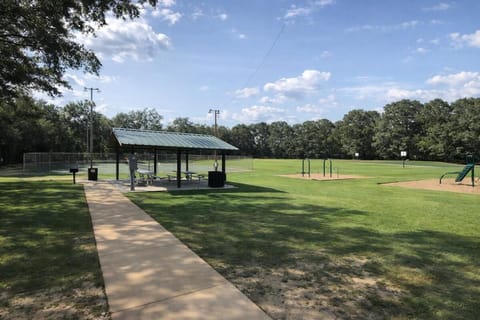 3 bedroom 2 bath private home in Quiet nice Neighborhood House in Dothan