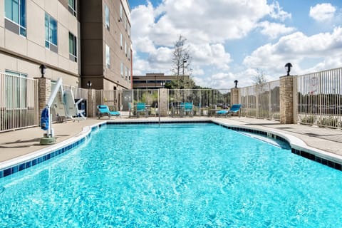 Swimming pool, Swimming pool