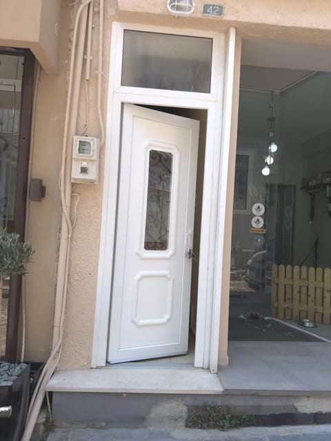 Property building, Facade/entrance