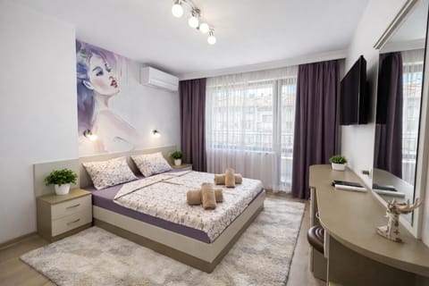 Bed, TV and multimedia, Photo of the whole room, Bedroom, air conditioner