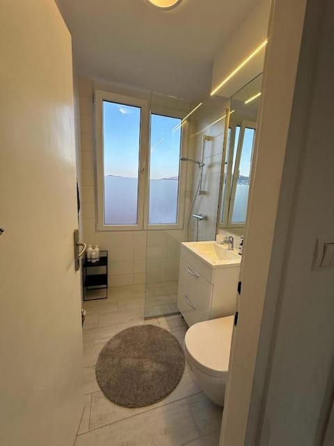 Dvor Center Apartment,14th Floor City View Apartment in Sarajevo